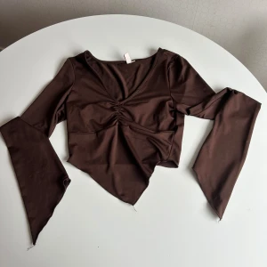 Tröja från Nelly  - Endast testad Från Nelly 