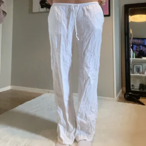 Vita linnebyxor  - Supersnygga linnebyxor i storlek s💕