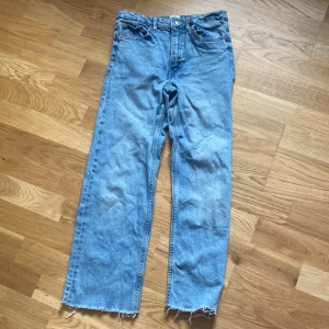  Blåa jeans - Vanliga blåa jeans inga fläckar har ansvällds nu göra gånger🩷