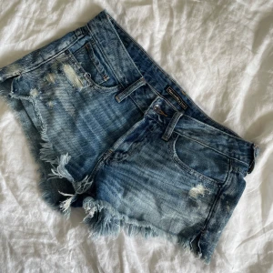 Abercrombie&fitch shorts - Sitter typ midwaist/lowaist beroende på hur löst man vill att dom ska sitta 🥰klicka gärna på köp nu eller kom med prisförslag ❤️
