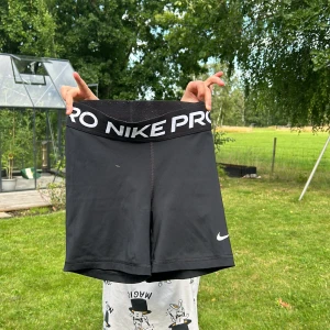 Nike pro shorts  - Storlek XS Pris: 200