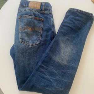 Nudie jeans w31 l32 - Modell: Steady Eddie II färg: stormy selvage Storlek w31 l32 Skick 9/10