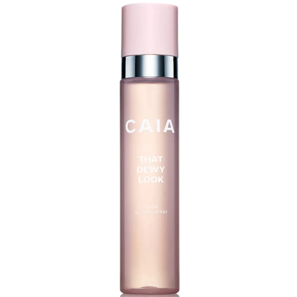 Caias setting spray ”That Dewy Look”. Endast testad, säljer då jag inte använder🌸🌸🌸. Skönhet.