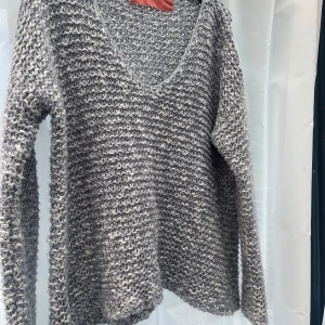 Blå stickad tröja - Fin blå stickad tröja, köpt i Norge för ett tag sen🩷stolek S