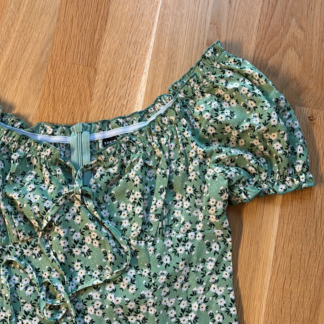 Blommig miniklänning  - 90