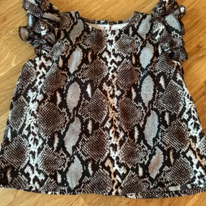 How to kiss a frog blus - Fint skick