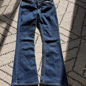 mid rise flare blue jeans 