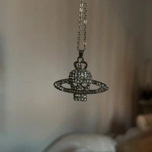 Halsband - Halsband med döskalle inspirerat at vivienne westwood