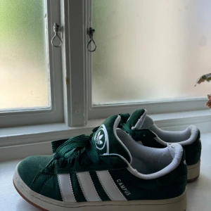 Adidas campus - Säljer ett par gröna campus i Stl 40, använd ca 3 gånger och i helt nyskick