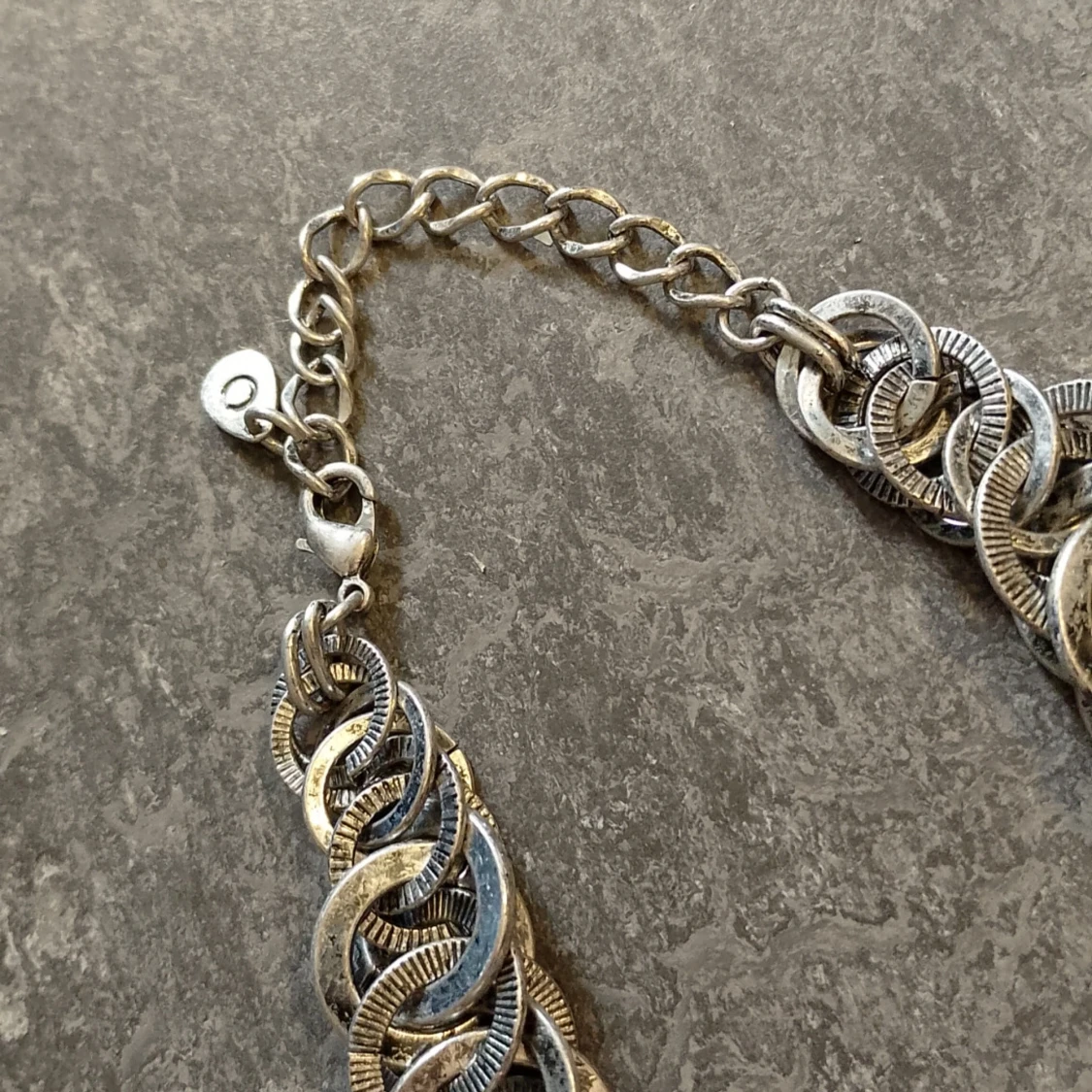 väldigt coolt,unikt halsband - 91