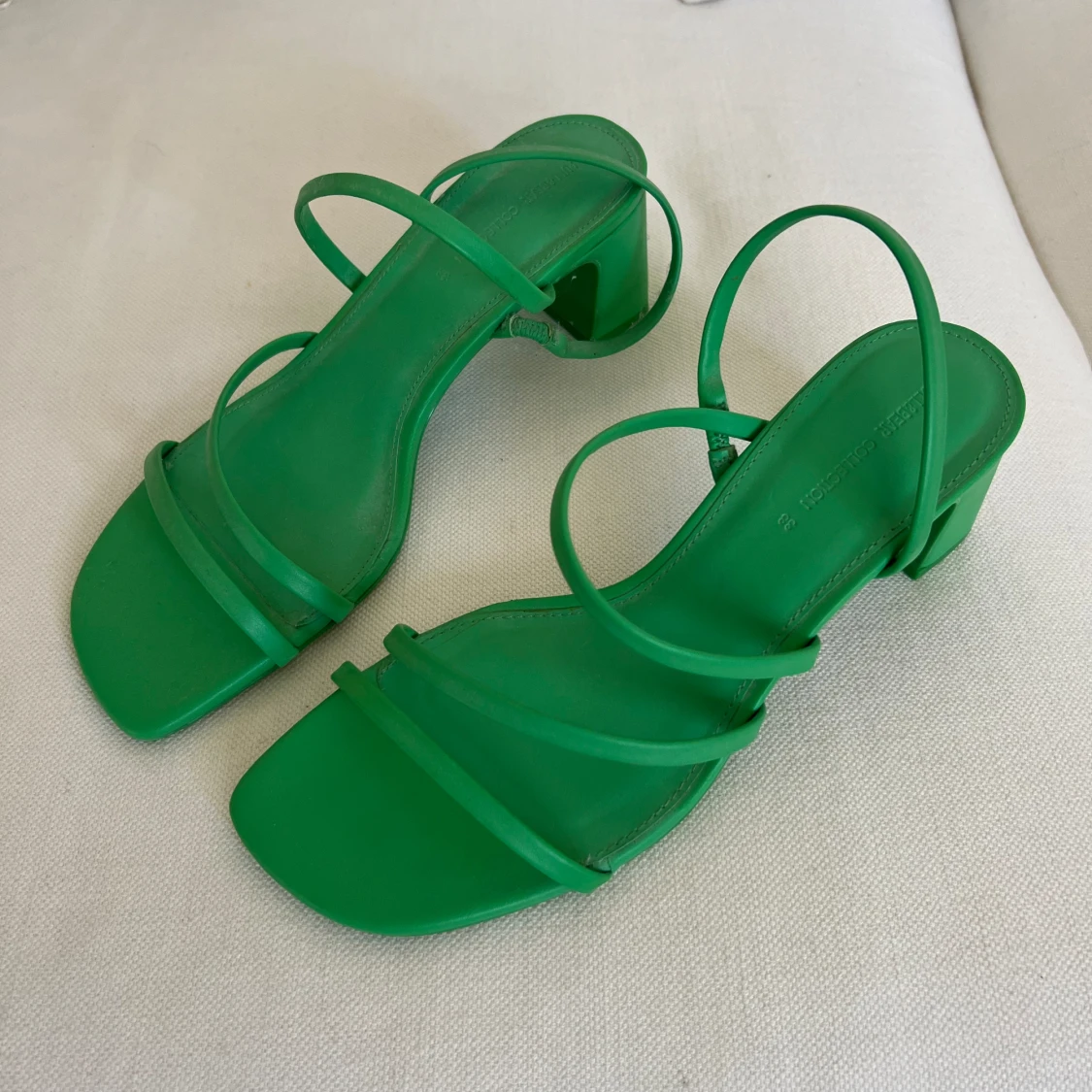 Gröna klackar pull & bear  - 90