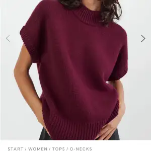 säljer denna supersnygga tröja ifrån softgoat då den inte kommer till användning ❣️ köpt i vintras för 3200kr men är endast använd 2 gånger!! borttagen ifrån softgoats hemsida ❣️ skriv för egna bilder ❣️