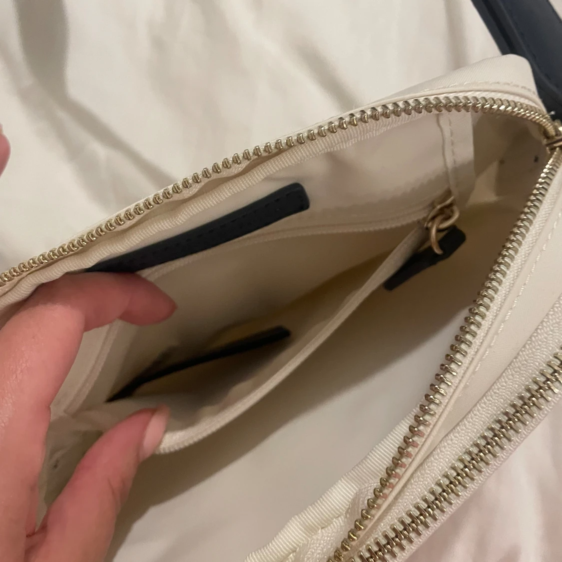 Tommy Hilfiger väska - 92