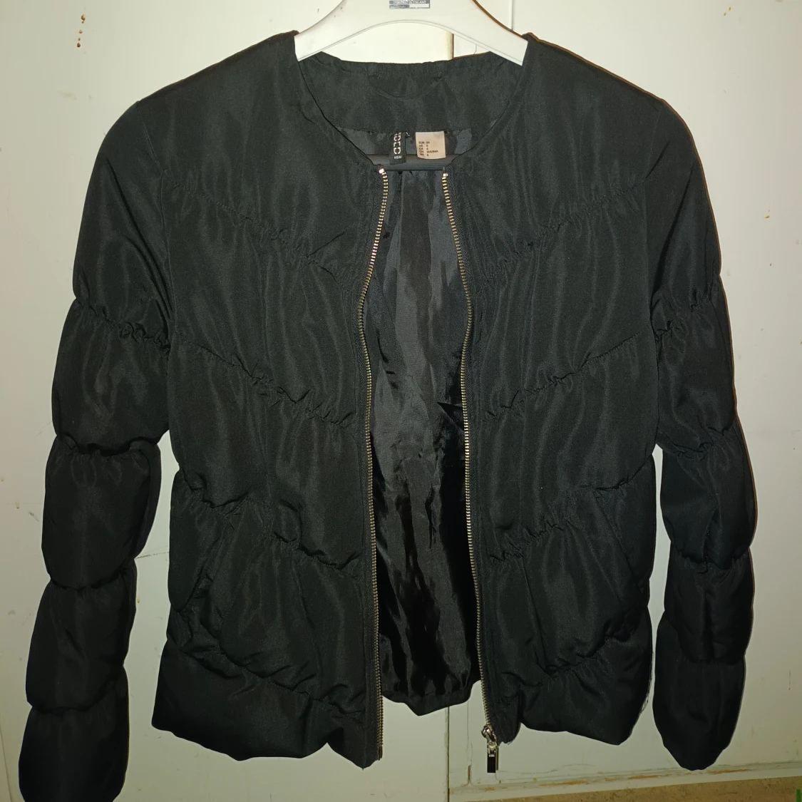 Divided Jacka I Bra Skick, Storlek 36 - 90