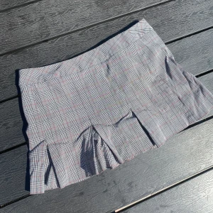 Miniskirt - Super söt liten kjol med rutigt mönster!