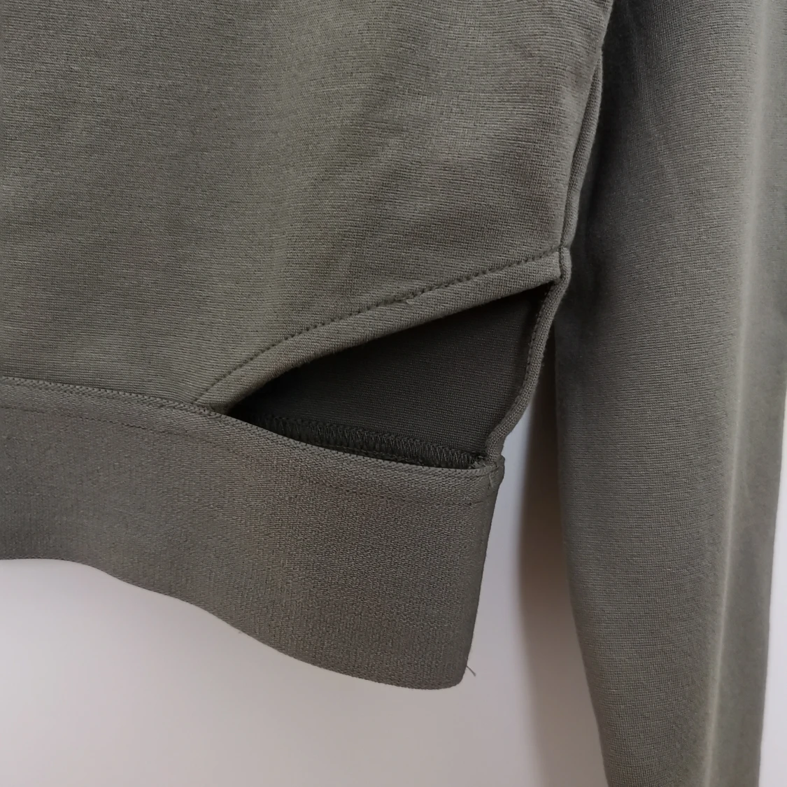 Croptop med cutout  - 90