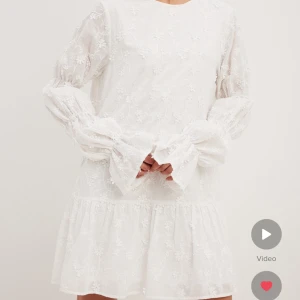 Nakd klänning - Populära klänningen från Nakd helt ny med prislapp. Säljer pga att den var för stor på mig🩷