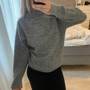 Stickad tröja - Fin stickad tröja från Bikbok💕storlek xs💓