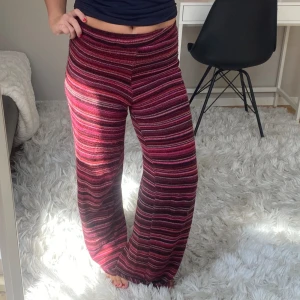 Mjukisbyxor  - Stickade mjukisbyxor från Pull and bear!