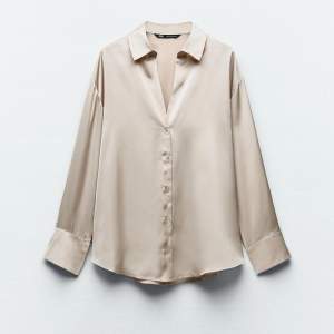 En fin tunn skjorta från Zara!❣️ Aldrig använd och i bra skick!☺️