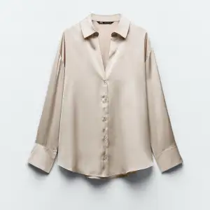 En fin tunn skjorta från Zara!❣️ Aldrig använd och i bra skick!☺️