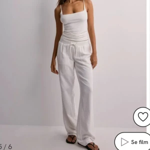 lowwaist linne byxor  - super fina lågmidjade linnebyxor från nelly, endast testade säljer då jag köpte fel storlek ☺️  nypris 500kr 