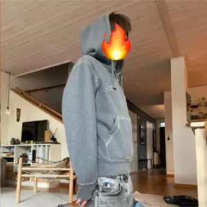 Marc ecko hoodie - Snygg Marc eckō zip up Hoodie, snygga detaljer och riktigt tjock och dyrt material.