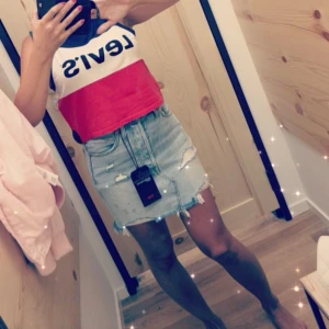 Levis jeanskjol  - Levis jeanskjol i fint skick 