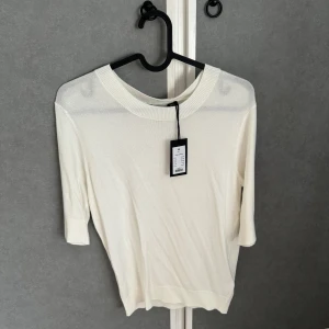 stickad tshirt - stickad tshirt från lager aldrig använd 💞