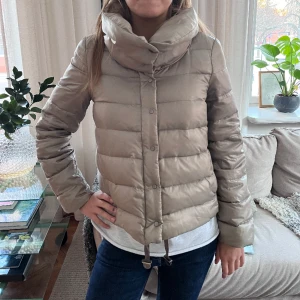 Jacka!  - Snygg jacka nu till början av våren! 