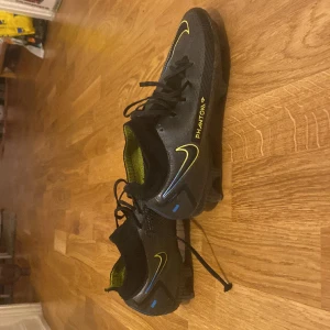 Nike Phantom Elite - Snygga elite fotbollsskor till värde av 2200kr
