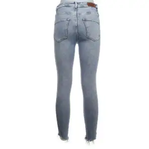 Ett par jätte fina bikbok jeans. Säljer dem då byxan ej kommer till användning ❤️
