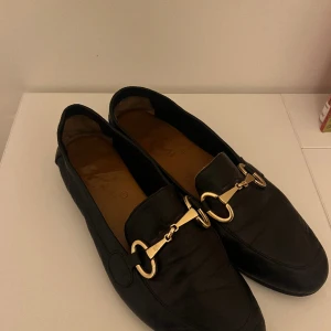 Låga skor  - Helt nya använd några gånger, skin skor och väldigt elegant till sommaren 