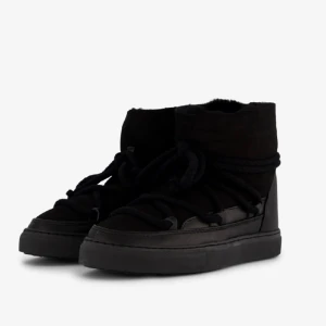 Inukki skor - Inukki skor använda fåtal gånger, i väldigt bra skick 💕 Nypris och köpta för 3000, säljer för 800 då jag vill få Sålt