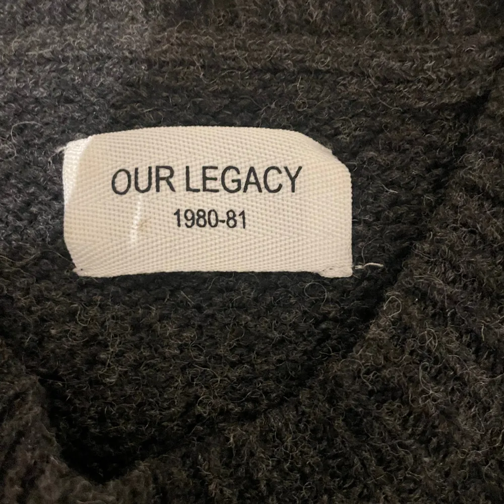 En riktigt fräsch Our Legacy tröja i storlek M som är i bra skick.. Tröjor & Koftor.