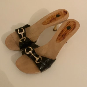 Vintage klackar - Ärvda klackar som inte kommit till nytta. Skriv om ni har några frågor❣️