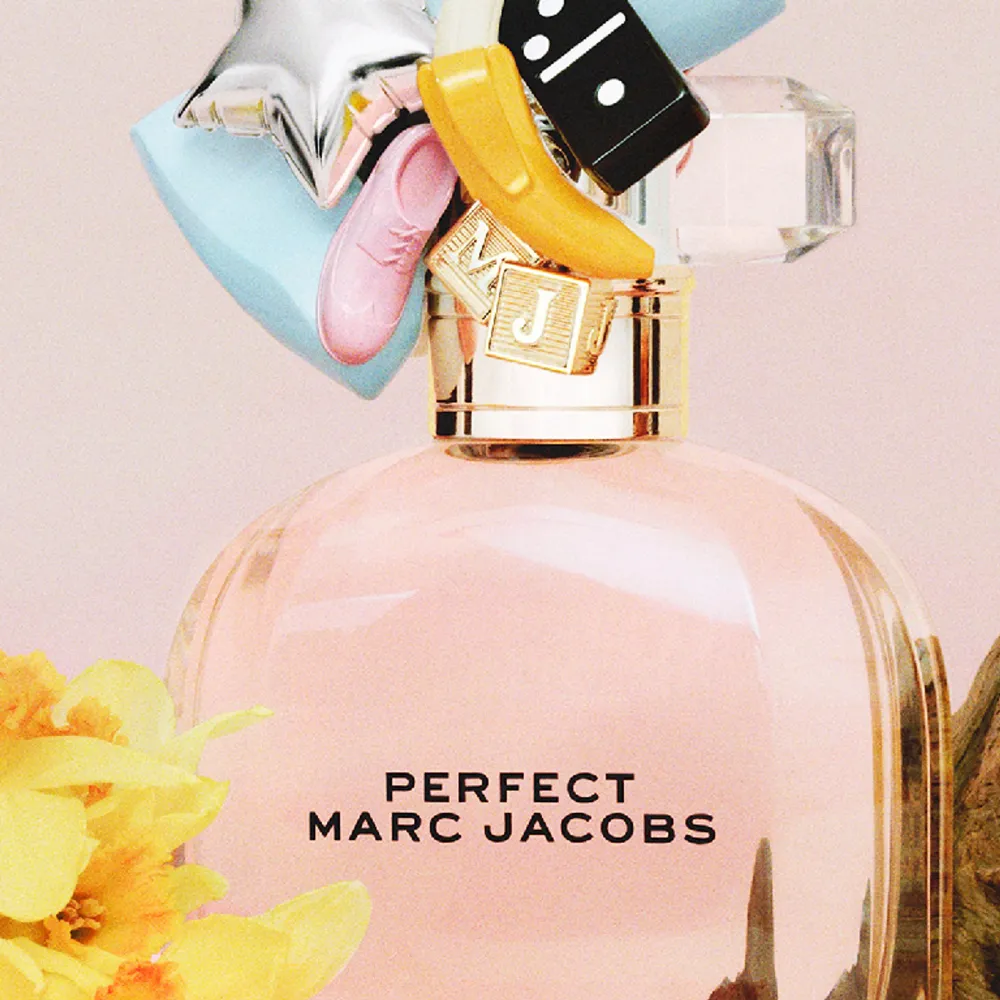 Marc Jacobs parfym  Perfect Eau de Parfume 100 ml  Säljes för 1300kr Fick den i present och har redan en! . Övrigt.