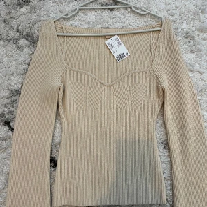 Ribbstickad topp hm  - HELT NY  Aldrig använd