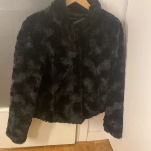 Pälsjacka 💓 - Jätte fin pälsjacka från vero Moda❤️