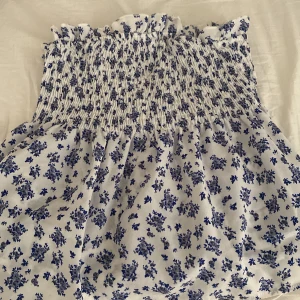 Linne utan band  - Den är knappt andvänd kan vara en tjock och tröja