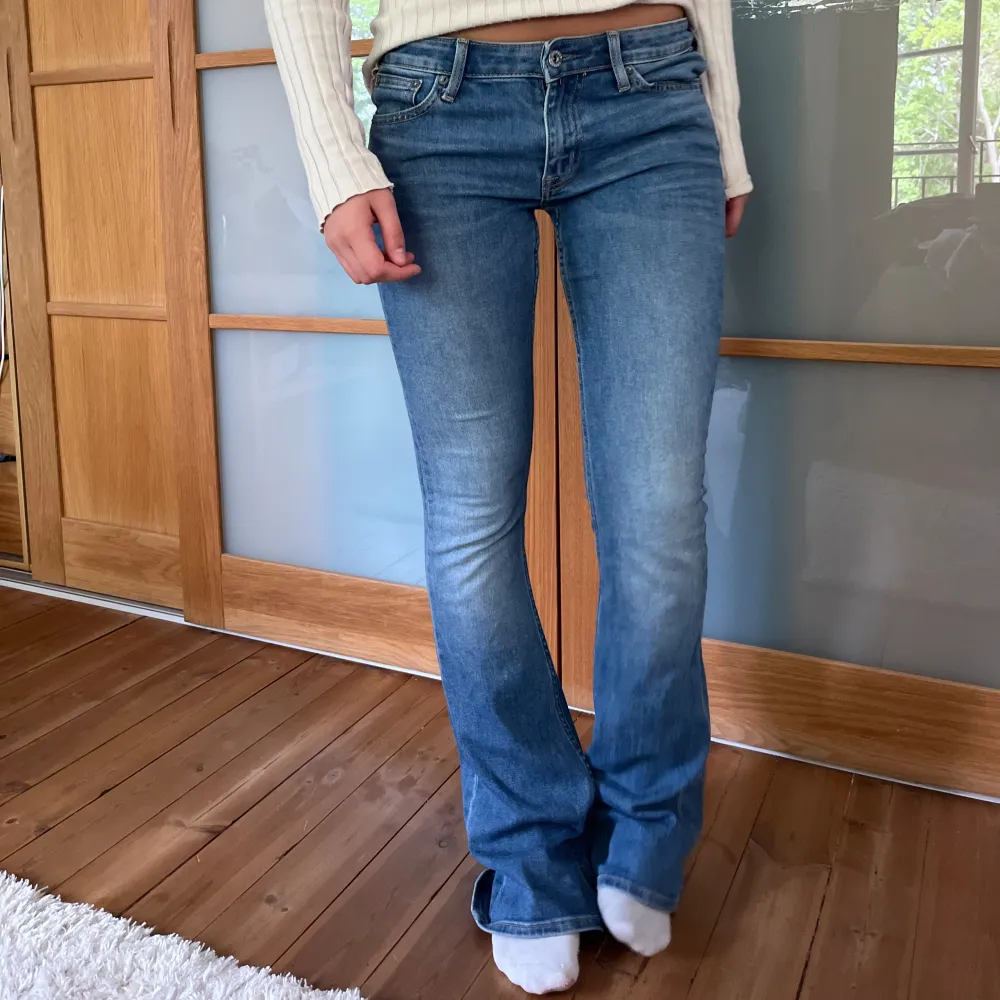 Super fina lågmidjade jeans från crocker!❤️. Jeans & Byxor.