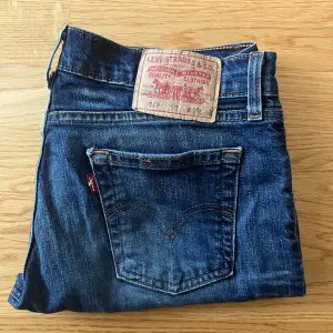 Äkta jeans från Levis som är bootcut/flare.  Medium/låg midja. 