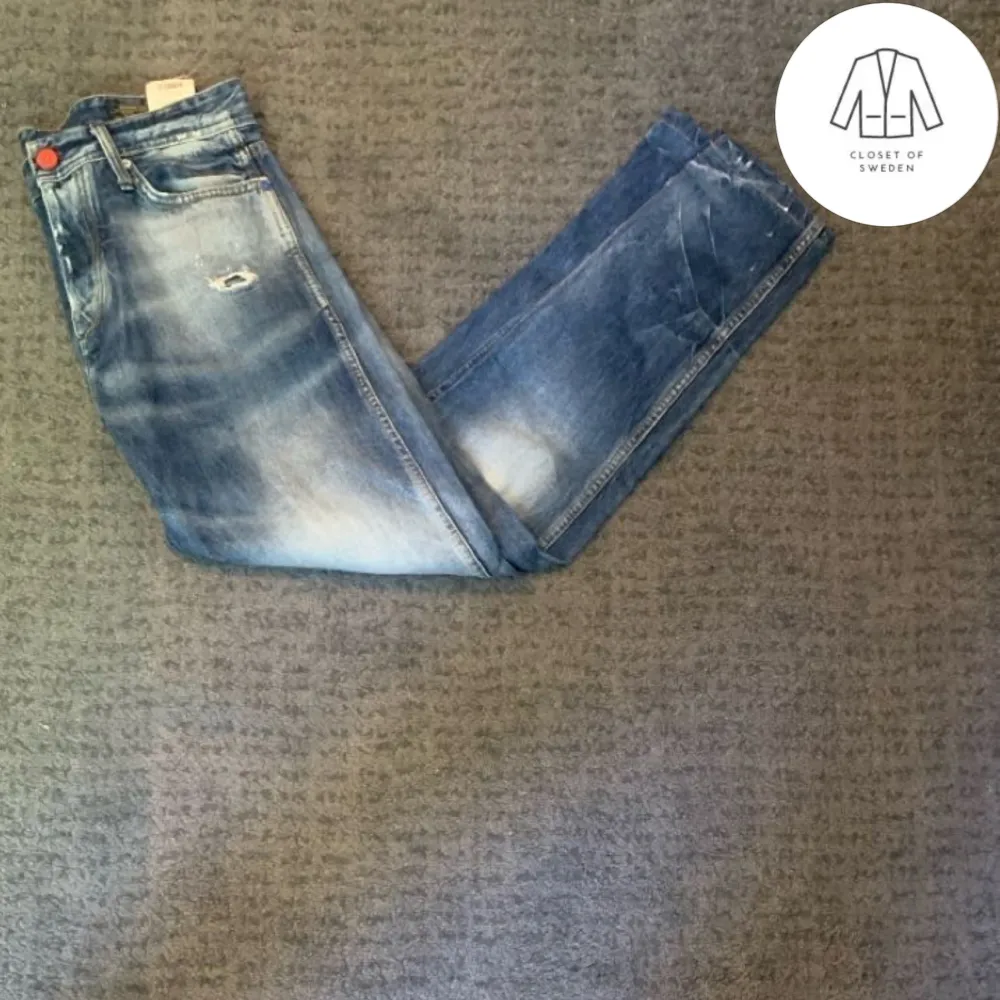 Skick 9,5/10 nypris 849kr vårat pris 249kr🤑 Hör av er vid frågor eller fler bilder. Jeans & Byxor.