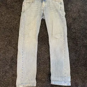 Blåa Jeans från Lager 157. Bra kvalitet, använt sparsamt. Width 31 Lenhth 32. Skriv för intresse eller om ni har någon fråga.