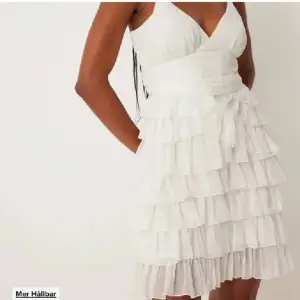 Söt vit klänning köpt från nakd!💕