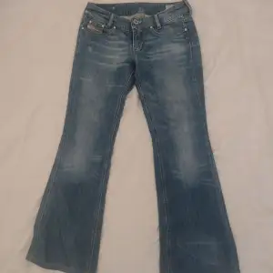 Super snygga diesel bootcut jeans! Köpta på second hand i London för 500 kr aldrig använda så i bra skick!💞 TRYCK ALDRIG PÅ KÖP NU