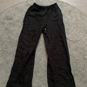 Svarta linnebyxor  - Svarta sköna linnebyxor 