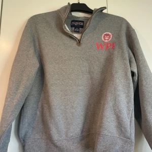 Vintage zip - Säljder denna vintage zip då den är för liten. Storlek M men sitter som Xs. Skick 9/10