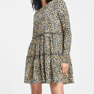 Dress - River Island - Brunblommig panelsydd t shirtklänning i minilängd med smock och långa.ny aldrig använd   
