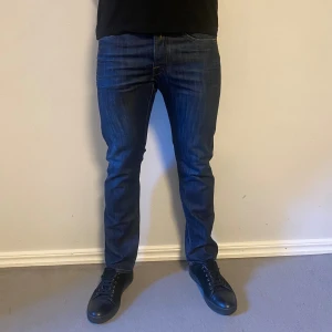 Replay jeans  - Hej! Vi säljer nu dessa replay waitom. Jeansen är i toppskick 10/10. Modellen är 188 och väger 83. Hör av dig vid frågor! 